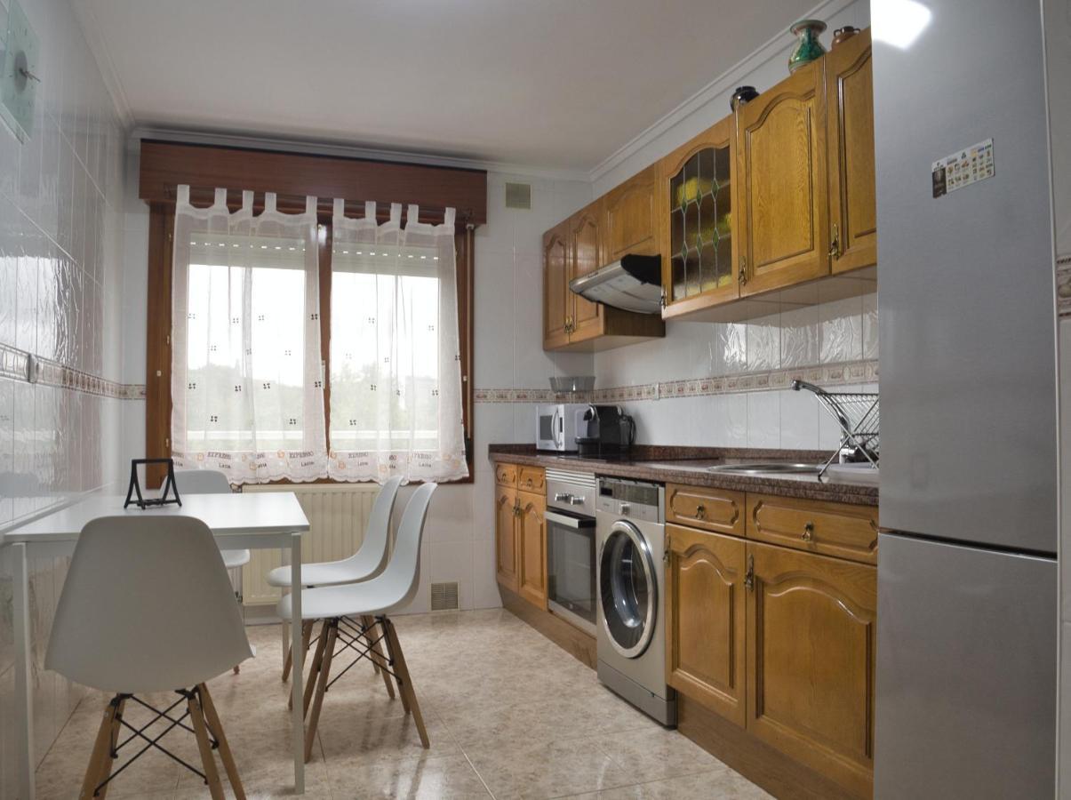 La Villa De Lore, Piso Completo Apto 6 Personas Con Garaje Avilés Eksteriør bilde