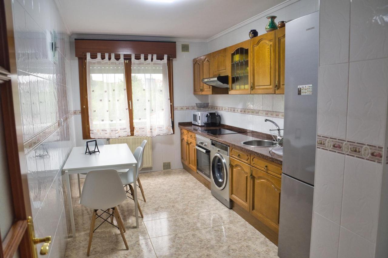 La Villa De Lore, Piso Completo Apto 6 Personas Con Garaje Avilés Eksteriør bilde